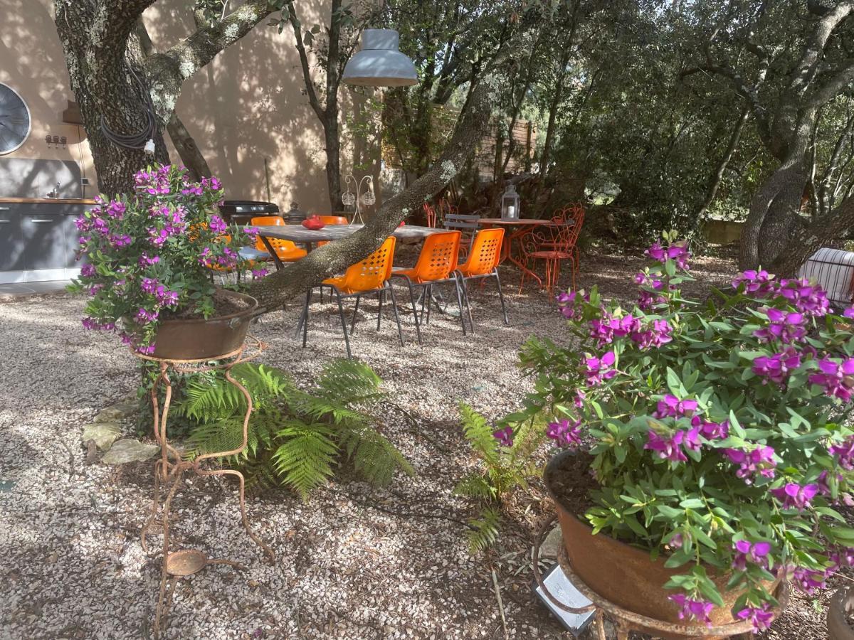 Russan Le Calme De La Garrigue B&B 외부 사진