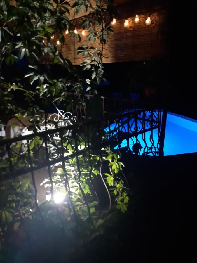 Russan Le Calme De La Garrigue B&B 외부 사진
