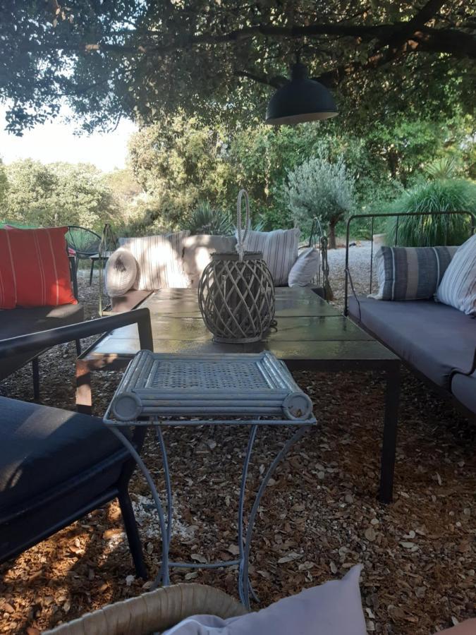 Russan Le Calme De La Garrigue B&B 외부 사진